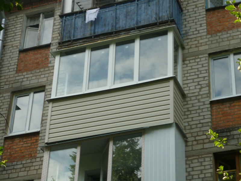 Балкон снаружи.