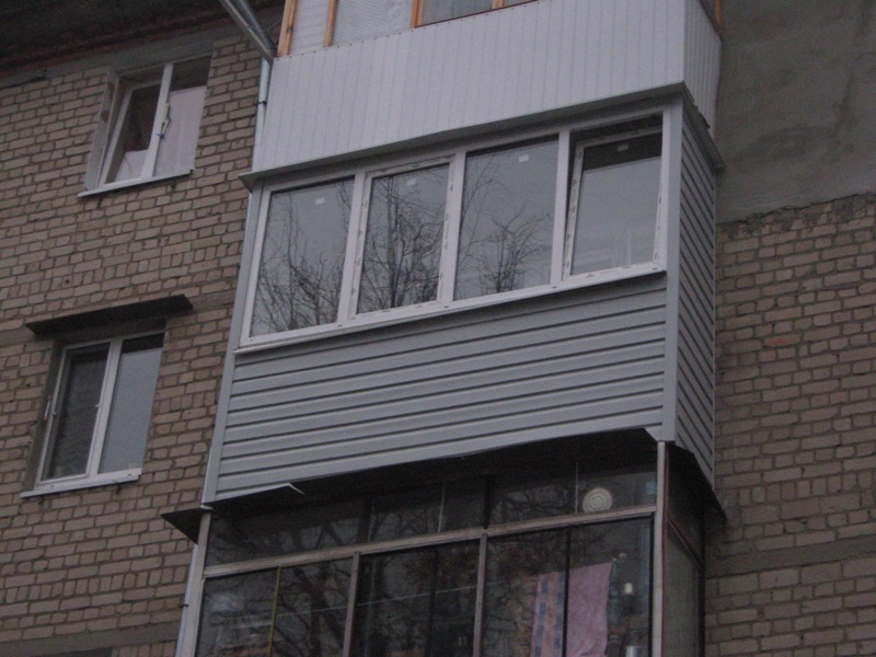 Балкон снаружи.